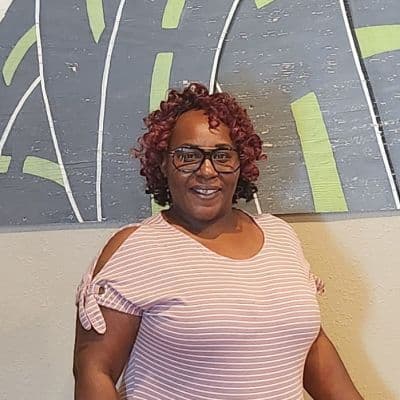 Linda R.